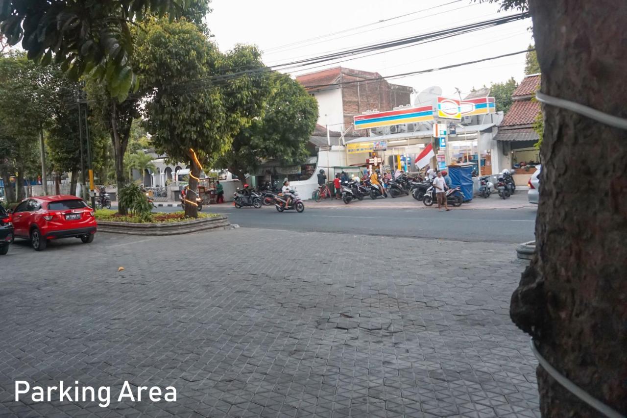 Al Ashri Inn By Urban Yogyakarta Esterno foto